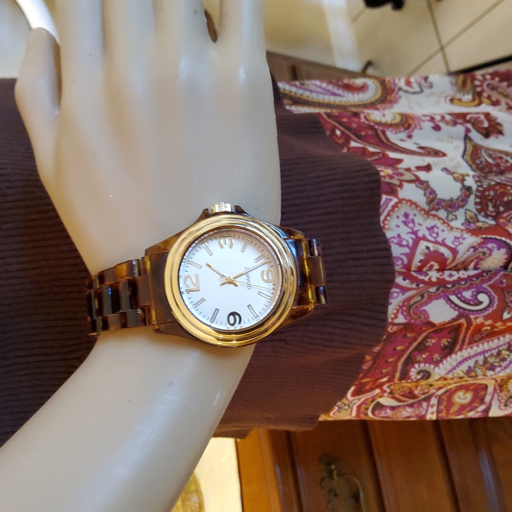Avon Women's Signature Collection 'Set the Tone' Watch